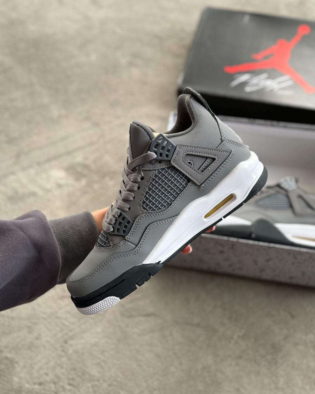 Jordan Retro 4 Cool Grey