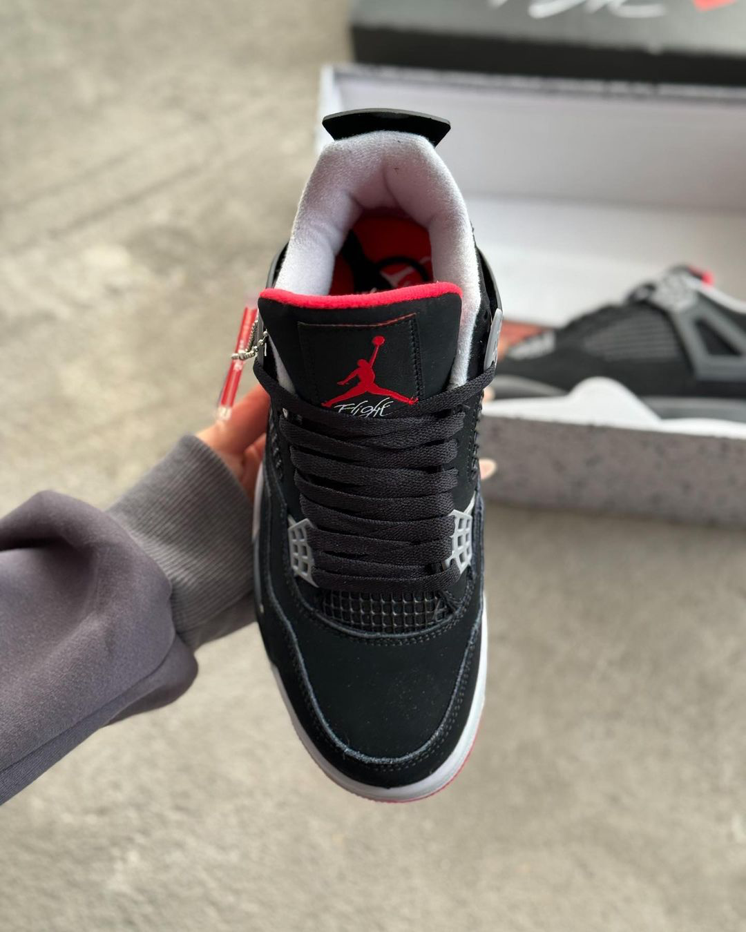 Jordan Retro 4 Bred